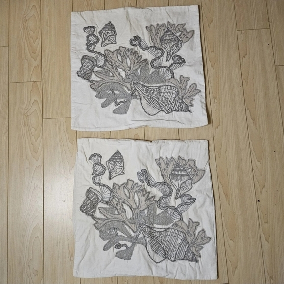 Pottery Barn Sea Life Home Decor Set Of 2 Pillow Covers - Picture 3 of 15